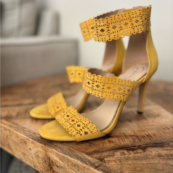 Jessica Simpson Shoes - Beautiful Jessica Simpson Suede Heels - Golden Yellow Size 9⭐️🌟🌻